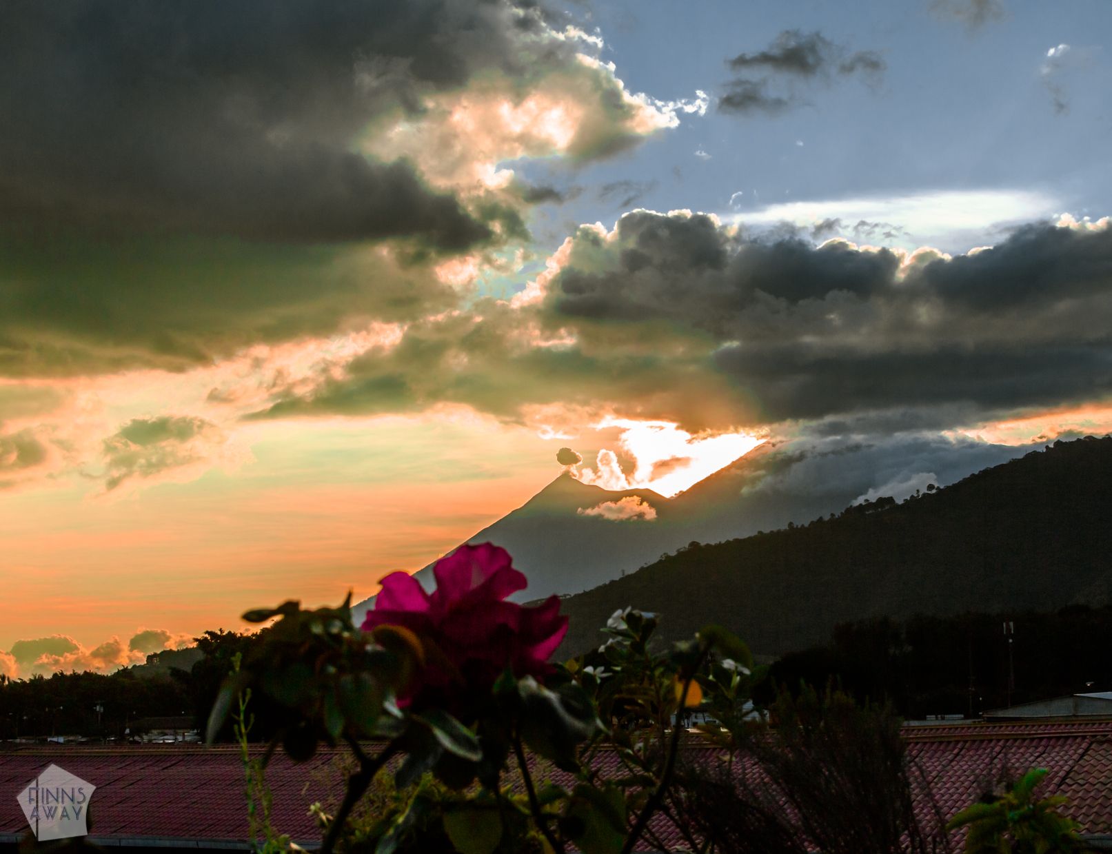 Volcano views | Introduction to historical Antigua Guatemala | FinnsAway Travel Blog