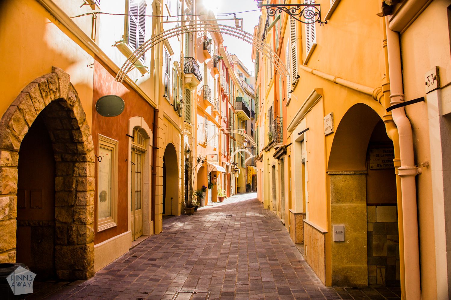 Alley in Monaco-Vile | Introducing the tiny, wealthy and luxurious Monaco in French Riviera. | FinnsAway Travel Blog