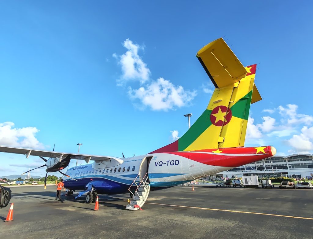 Air Caribbean airplane | Stunning beaches of Virgin Gorda in the British Virgin Islands | Elämää Nomadina blog