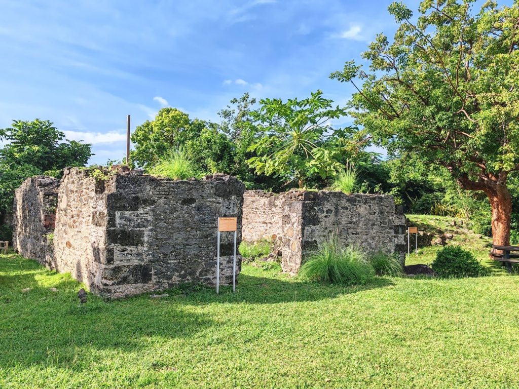 Ruins at Nail Bay | Stunning beaches of Virgin Gorda in the British Virgin Islands | Elämää Nomadina blog