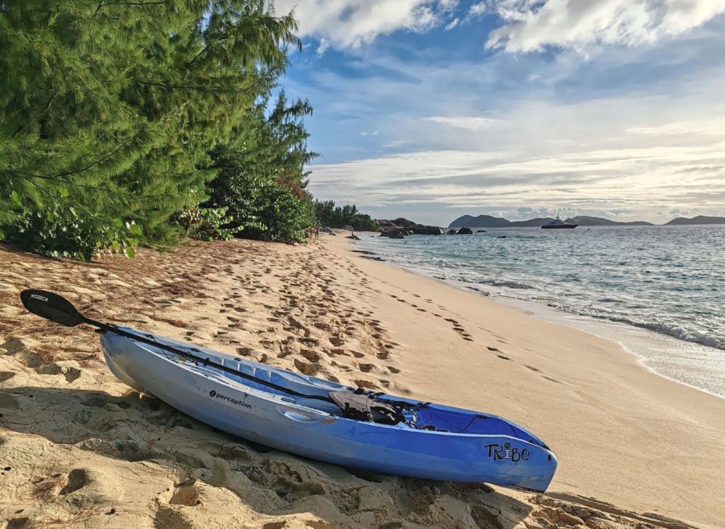 Kayak on the beach | Stunning beaches of Virgin Gorda in the British Virgin Islands | Elämää Nomadina blog