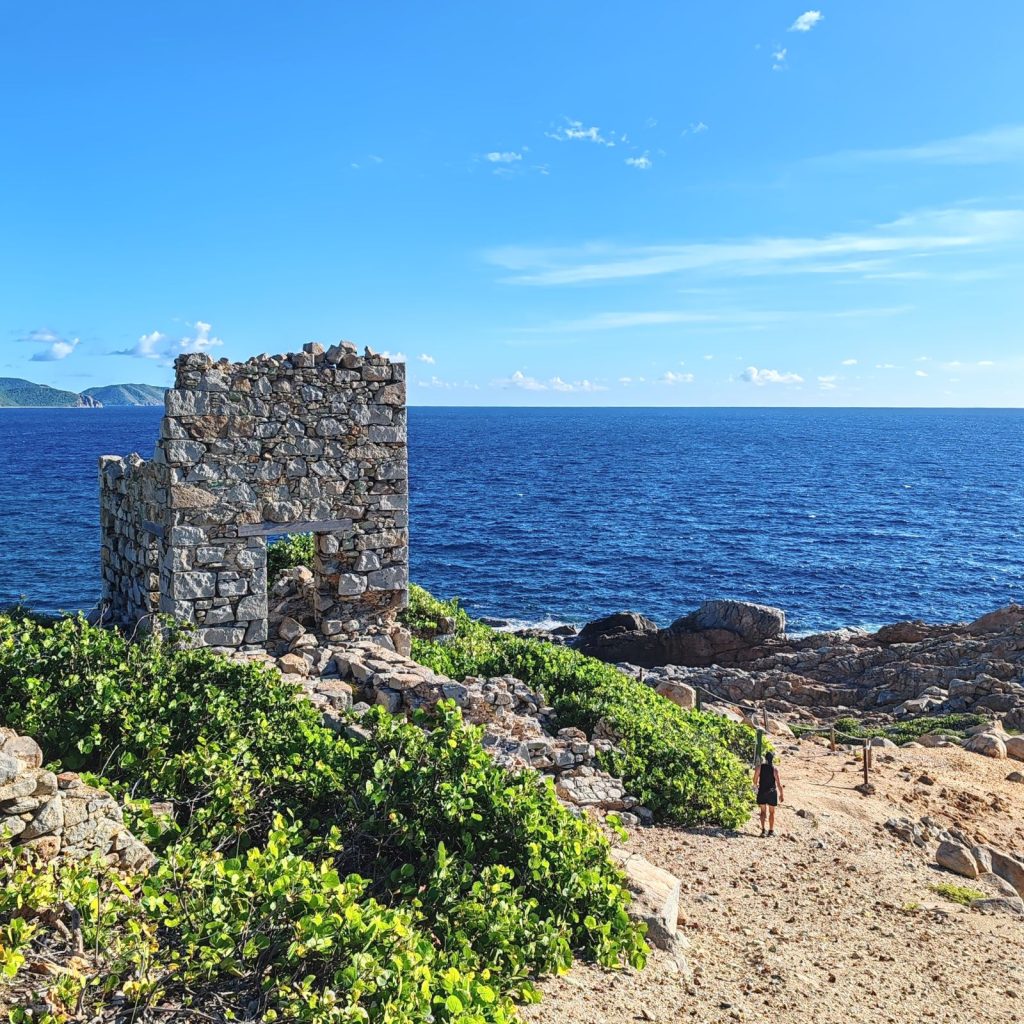 Copper Mine Point | Stunning beaches of Virgin Gorda in the British Virgin Islands | Elämää Nomadina blog