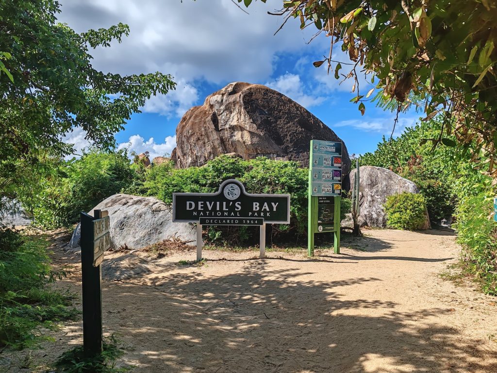 Devil’s Bay National Park | Stunning beaches of Virgin Gorda in the British Virgin Islands | Elämää Nomadina blog