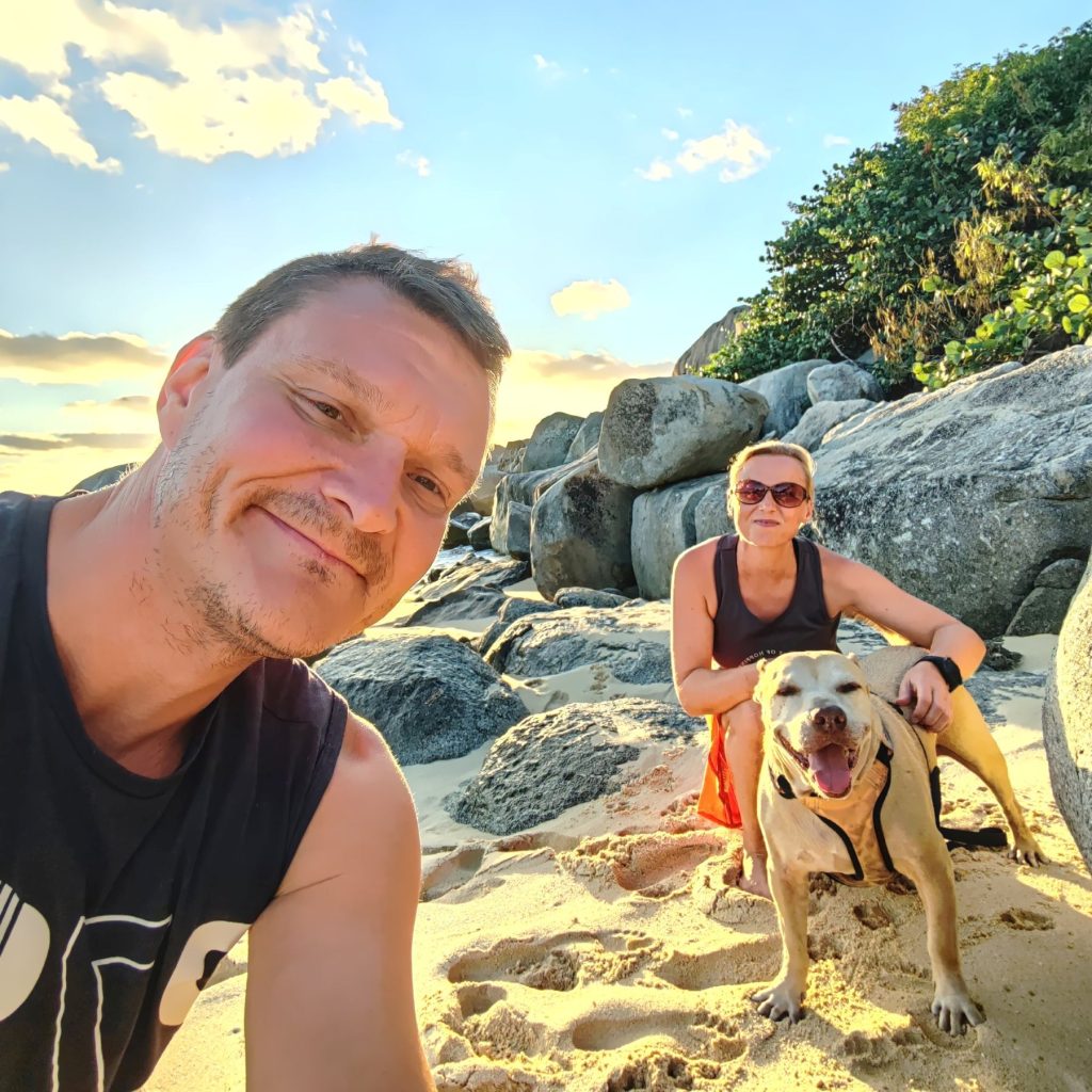 Koiravahteina Neitsytsaarilla | Elämää Nomadina blogi