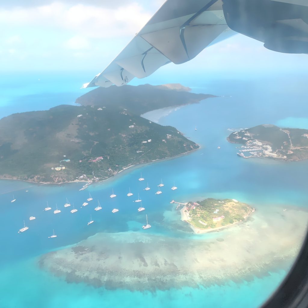 View from the plane | Stunning beaches of Virgin Gorda in the British Virgin Islands | Elämää Nomadina blog
