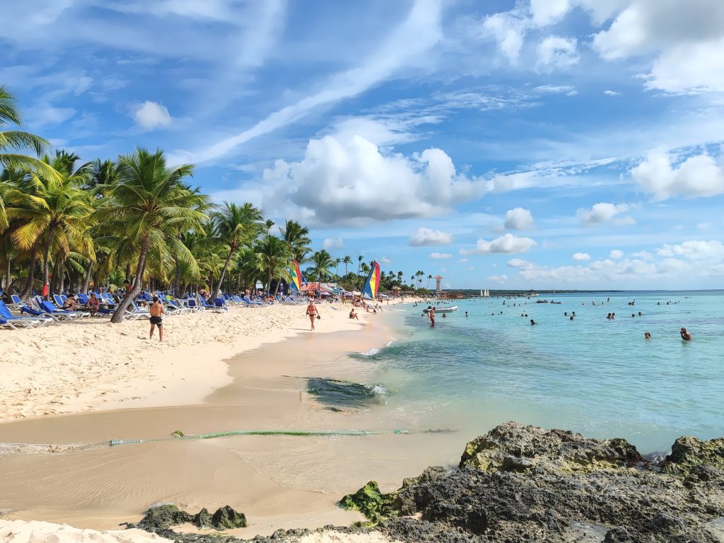 Beach scenery, Dominicus | Dominican Republic | Elämää Nomadina