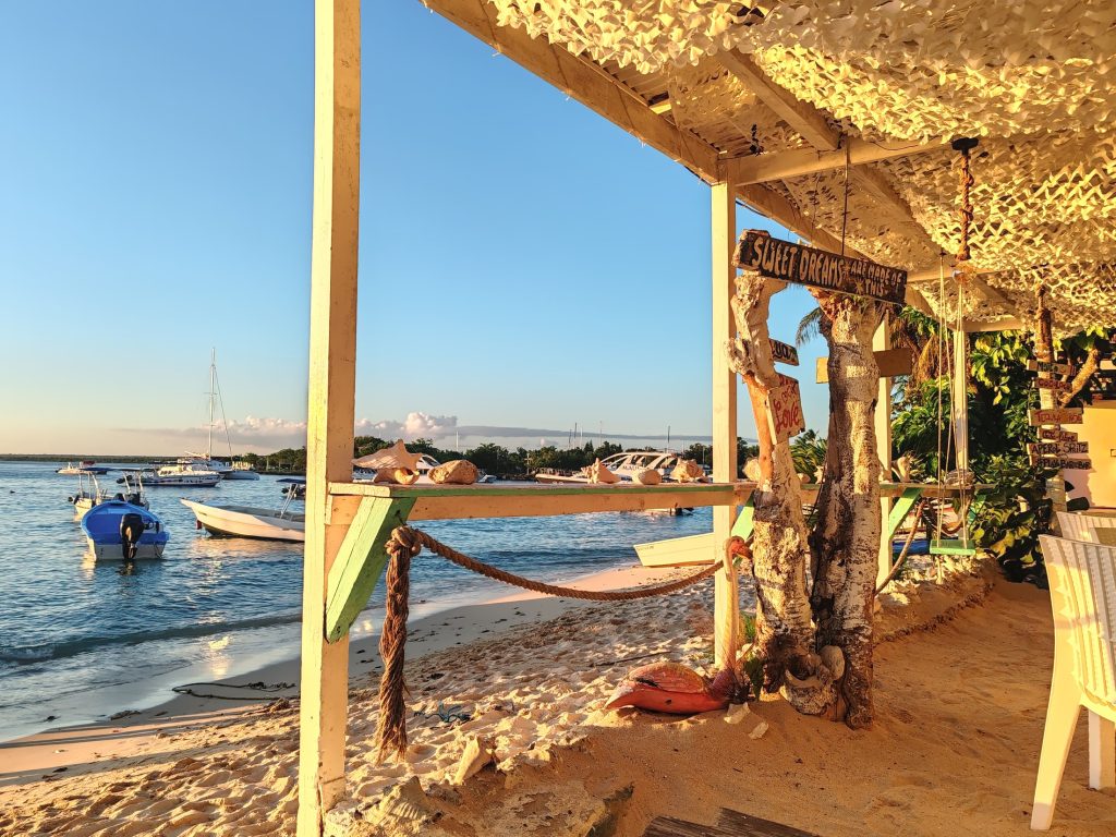 Beach Restaurant, Bayahibe | Dominican Republic | Elämää Nomadina