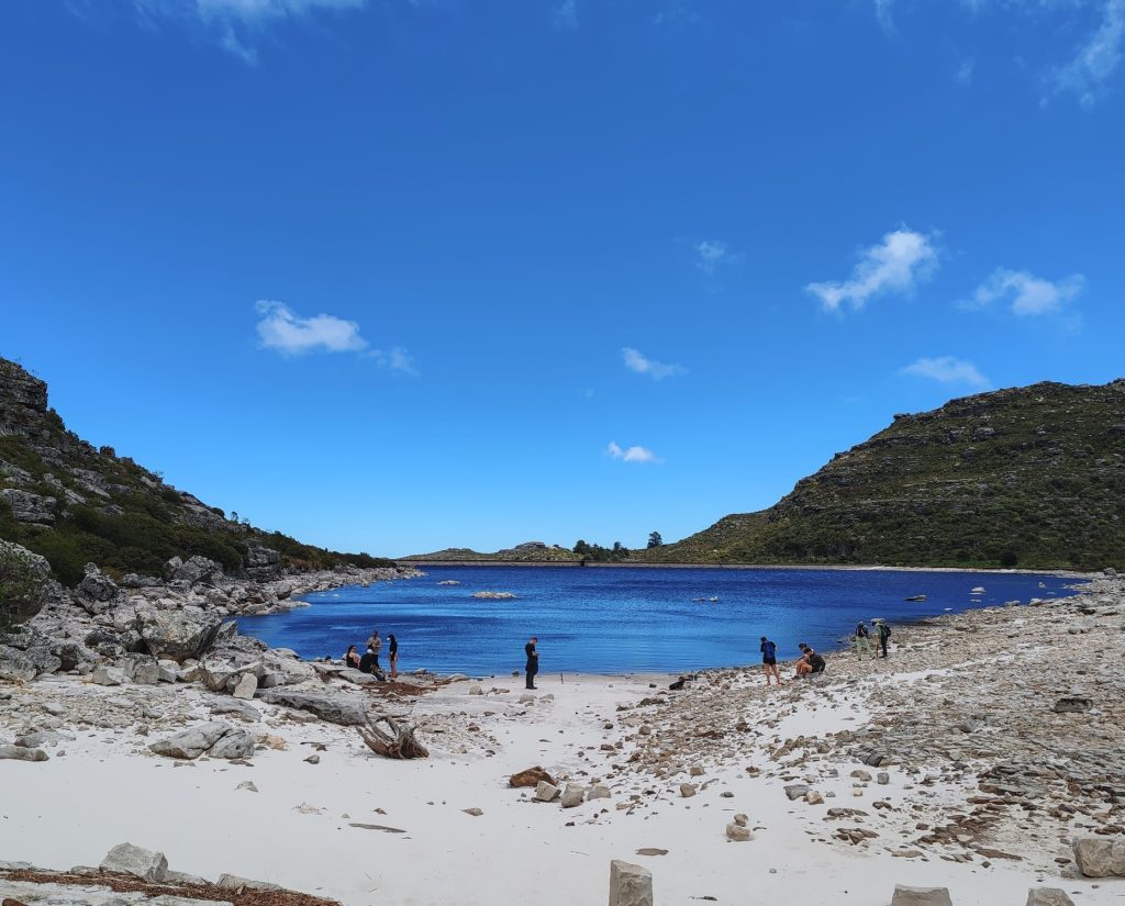 Reservoir lake on top of Table Mountain | Cape Town is South Africa's most beautiful city destination | Elämää Nomadina blog