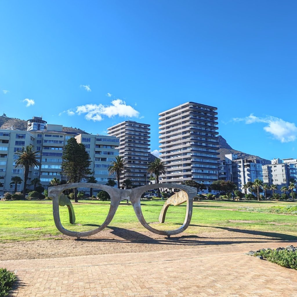 Mandela Glasses statue, Sea Point | Cape Town is South Africa's most beautiful city destination | Elämää Nomadina blog