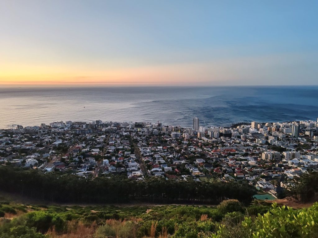 Sea Point at sunset | Cape Town is South Africa's most beautiful city destination | Elämää Nomadina blog