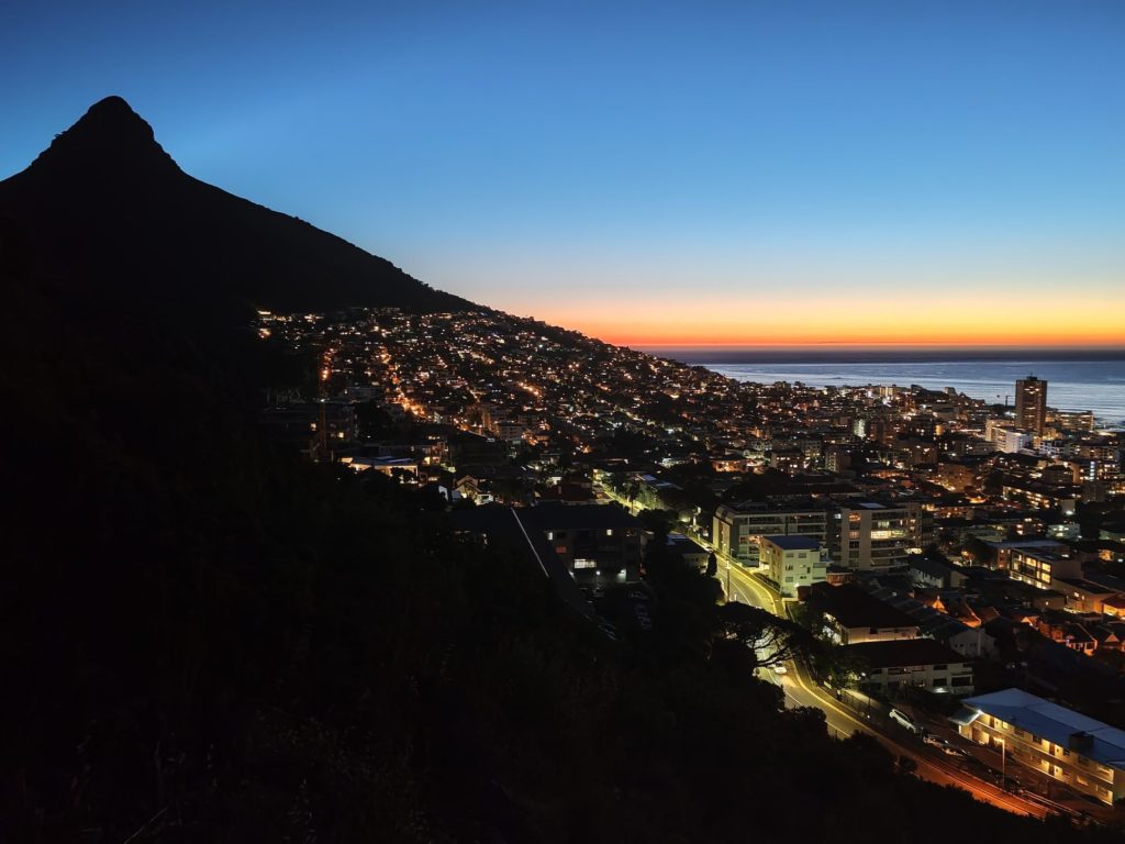 Sunset in Sea Point | Cape Town is South Africa's most beautiful city destination | Elämää Nomadina blog