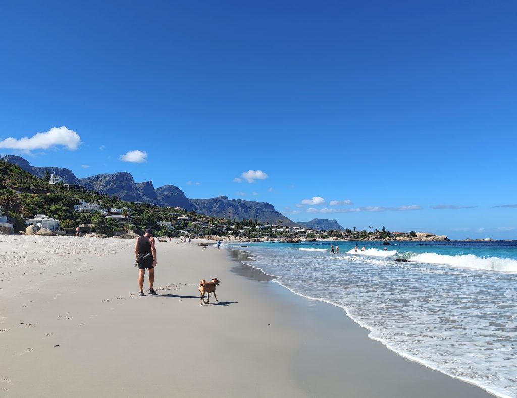Clifton Beach and view of the Twelve Apostles | Cape Town is South Africa's most beautiful city destination | Elämää Nomadina blog