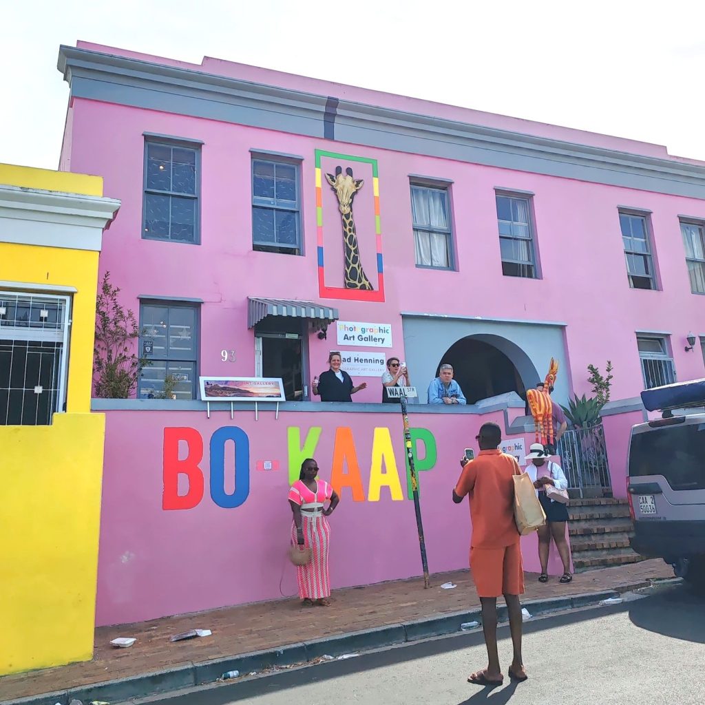 Colourful buildings in the Bo-Kaap area | Cape Town is South Africa's most beautiful city destination | Elämää Nomadina blog