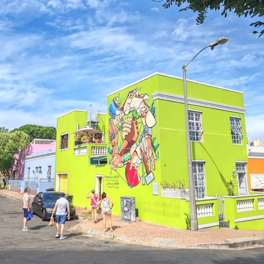 Colourful buildings in the Bo-Kaap area | Cape Town is South Africa's most beautiful city destination | Elämää Nomadina blog