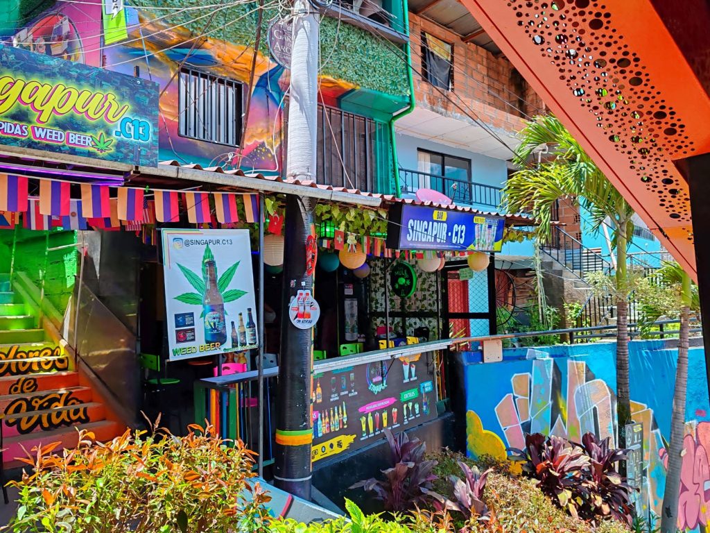 Comuna 13, Medellín | Colombia | Elämää Nomadina blog