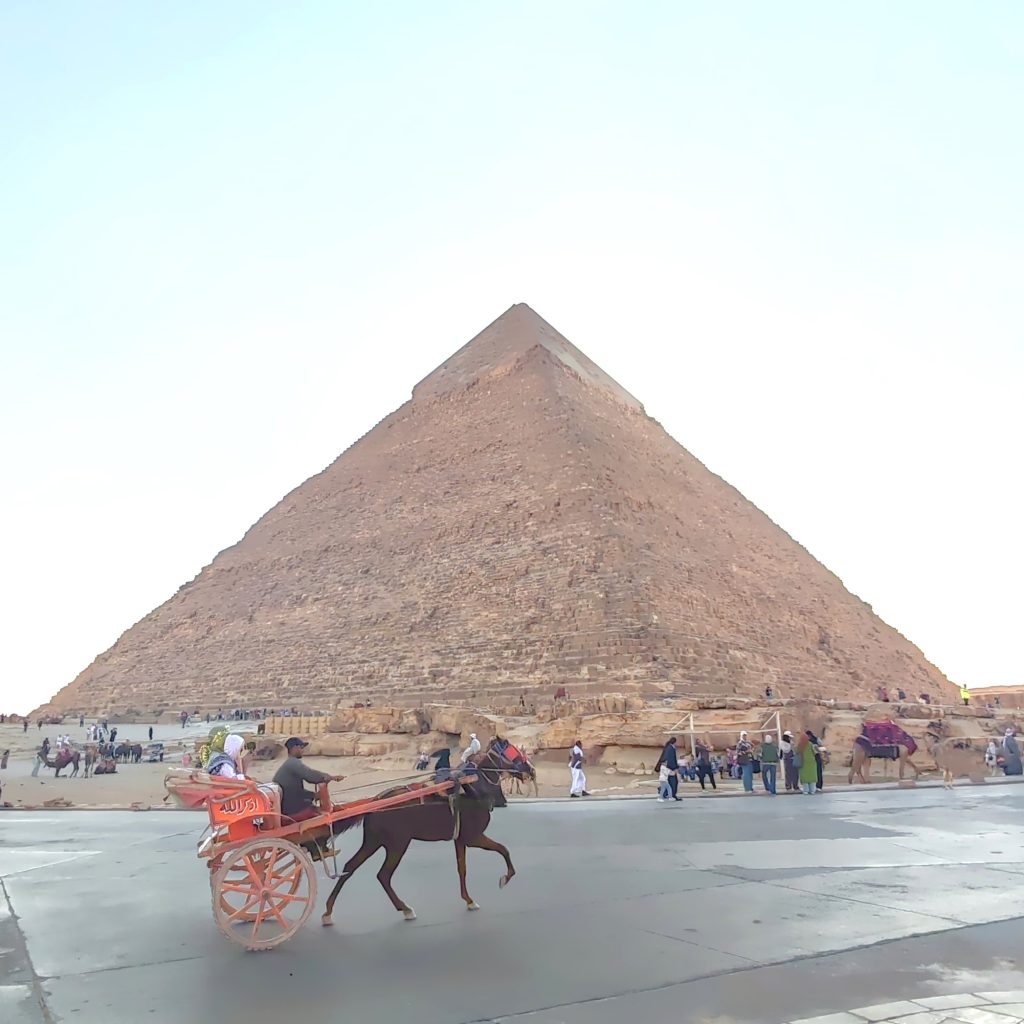 Gizan pyramideilla | Giza ja Kairo, Egypti | Elämää Nomadina