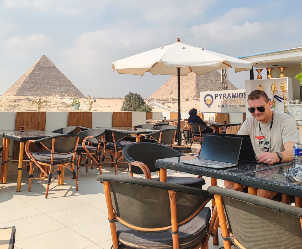 Maisematoimisto Gizassa | Egypti | Elämää Nomadina