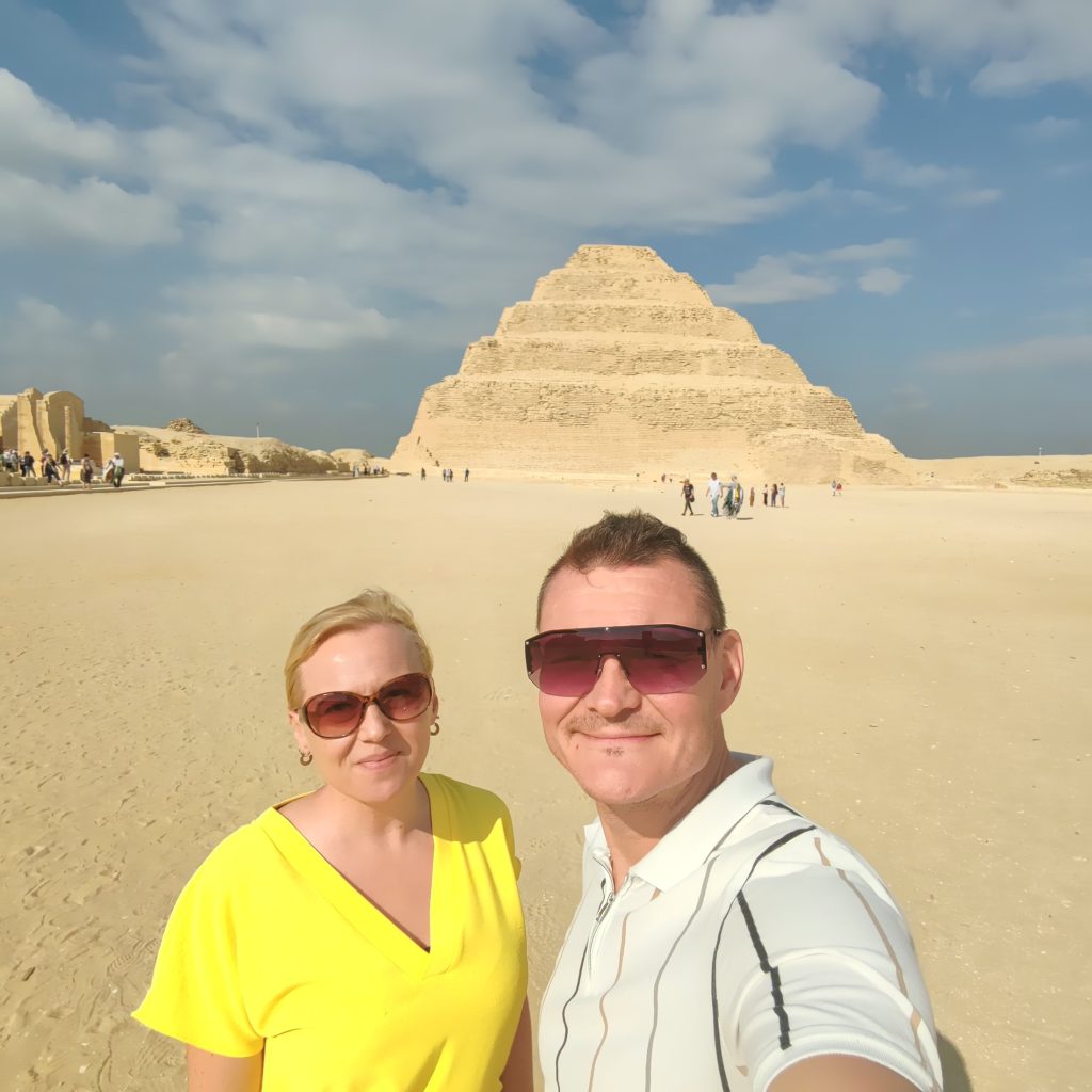 Djoserin pyramidilla Saqqarassa Egyptissa | Elämää Nomadina