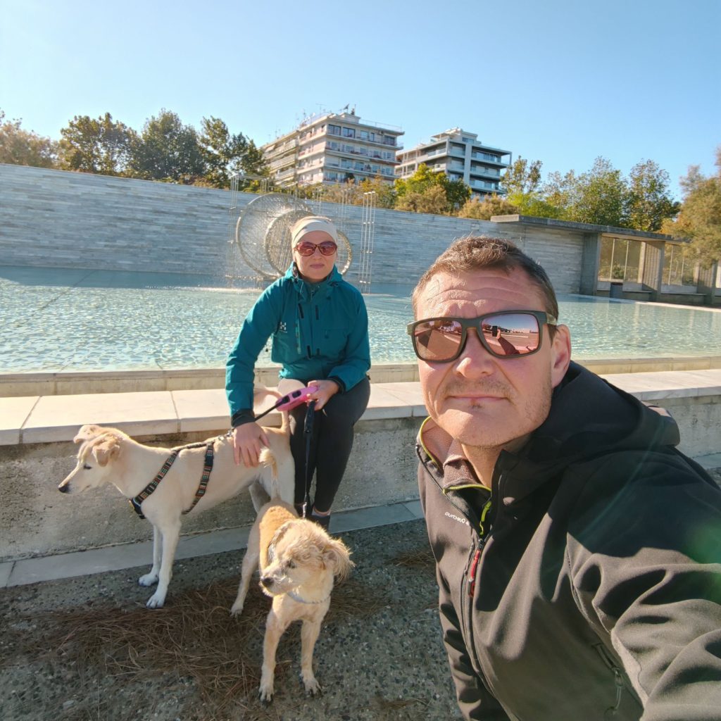 Koiravahteina Thessalonikissa Kreikassa | Elämää Nomadina vuosikooste 2025