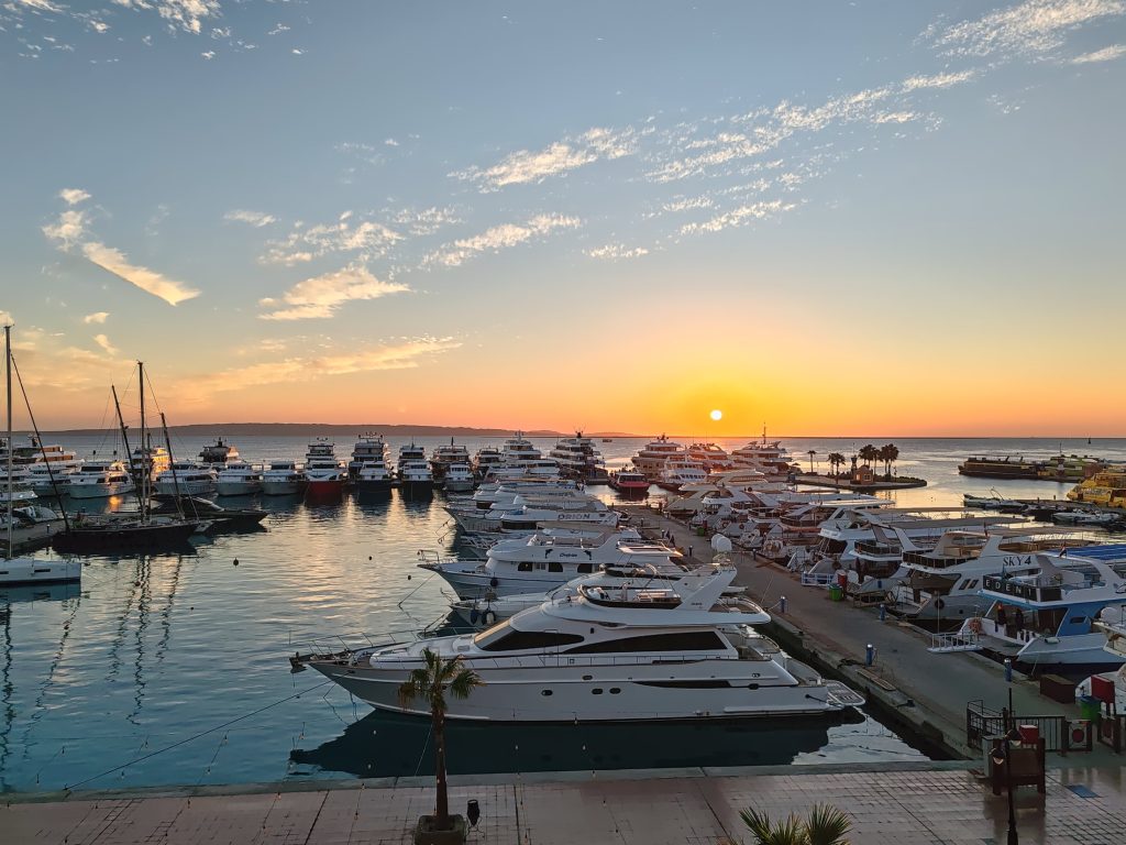 Sunset at Hurghada Marina | Hurghada ja El Gouna, Egypti | Elämää Nomadina