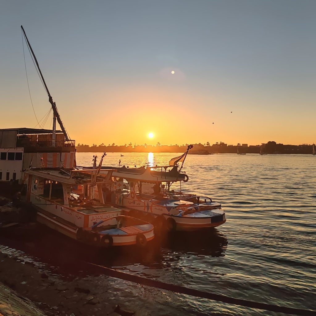 Auringonlasku Niilillä | Luxor, Egypti | Elämää Nomadina