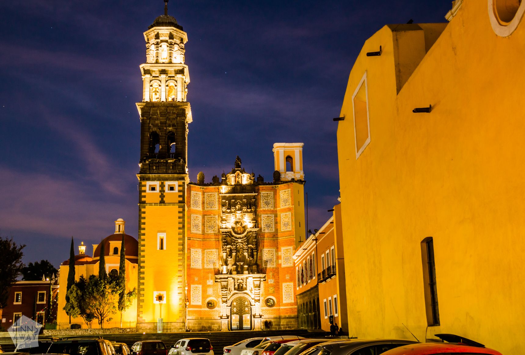 Templo de San Francisco in Puebla at night | Mexico: Colonial city of Puebla and neighboring Cholula | FinnsAway Travel Blog