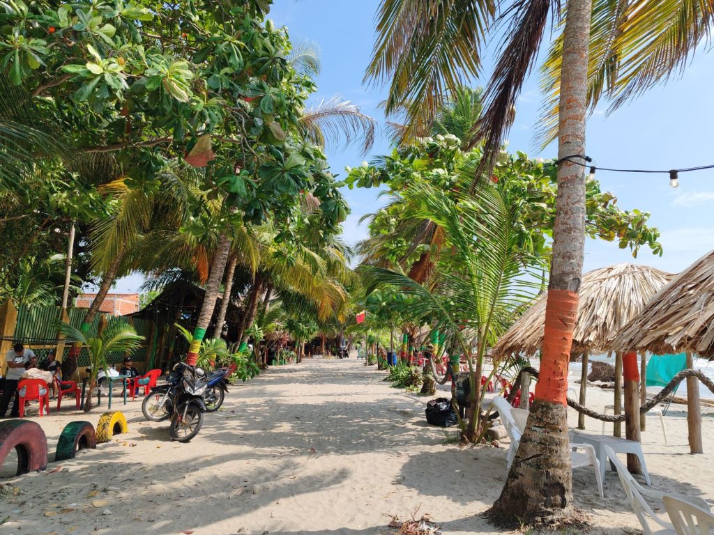 Beach scenery in Necoclí | Colombia | Elämää Nomadina blog