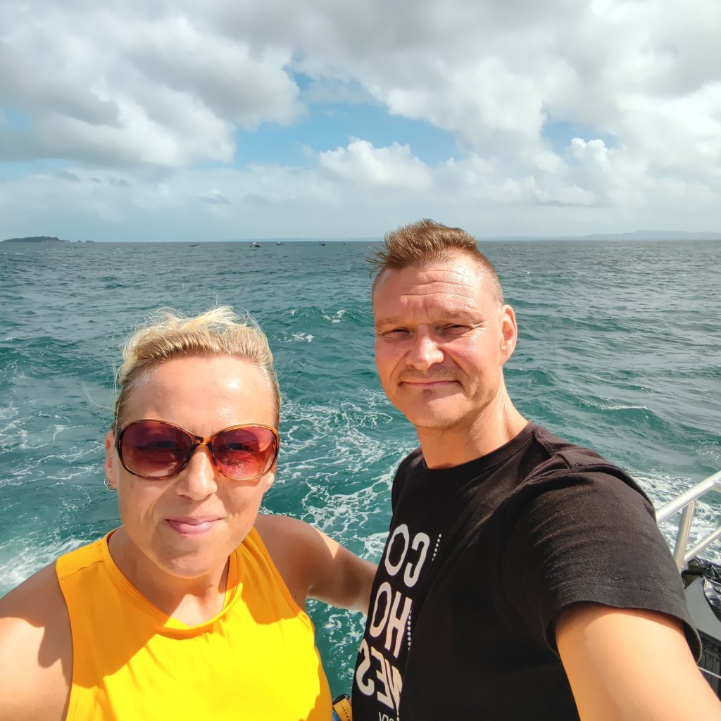 On a whale-watching tour in Samaná | Dominican Republic; Boca Chica and Samaná Peninsula | Elámää Nomadina blog