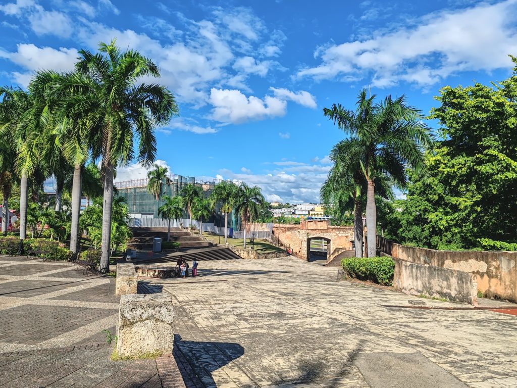 Plaza de España ja Fortress of Columbus | Santo Domingon hurmaava Ciudad Cononial | Elämää Nomadina blogi