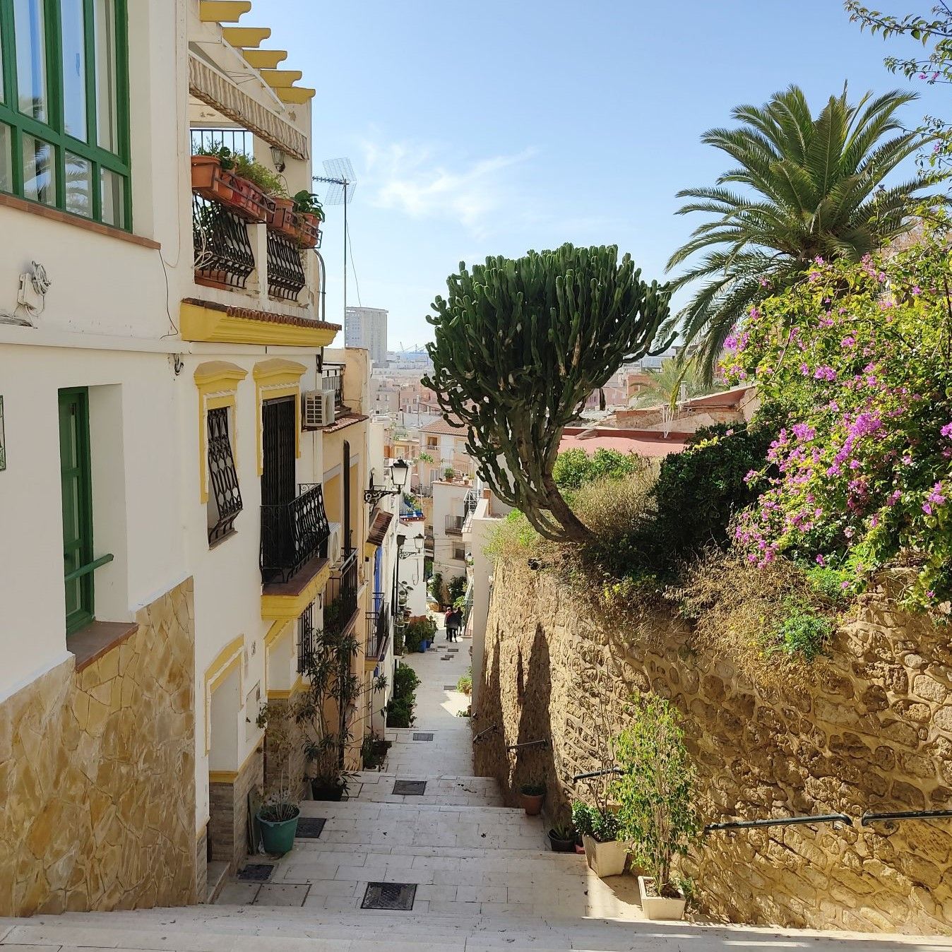Alicante, Spain | Nomad year 2022 summary | FinnsAway Travel Blog
