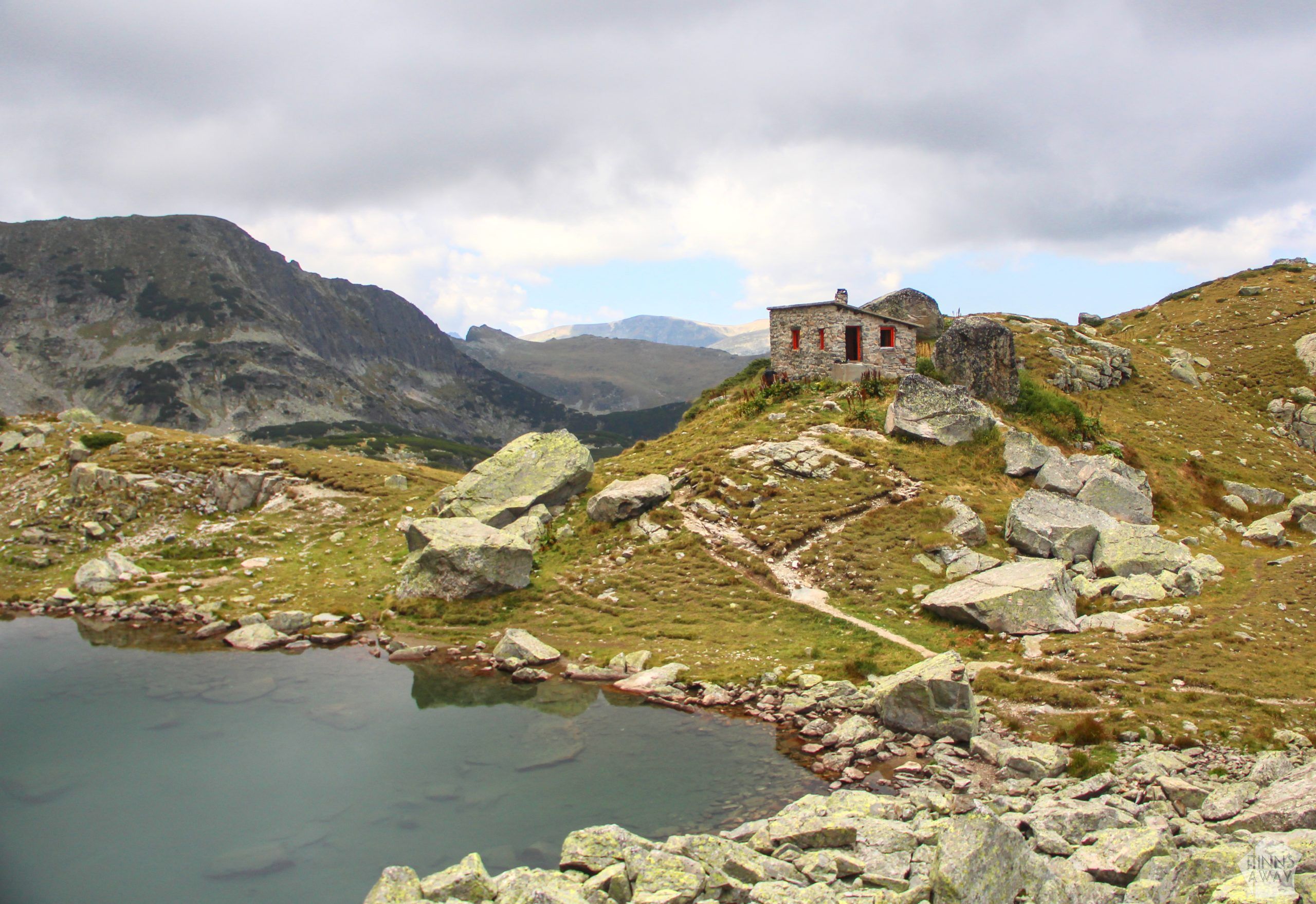 Strashnoto Ezero shelter by Scary Lake | Hiking in Rila Mountains, Bulgaria | FinnsAway blog
