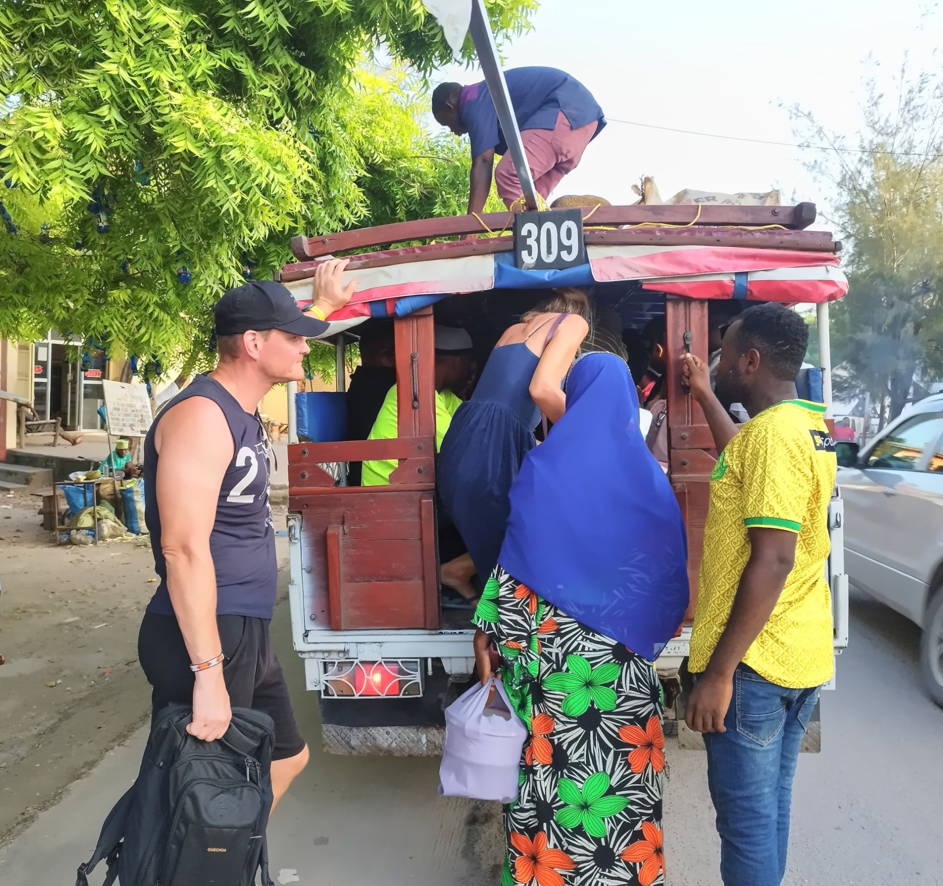 Dala dala local bus in Zanzibar | Tanzania | FinnsAway nomadic travels
