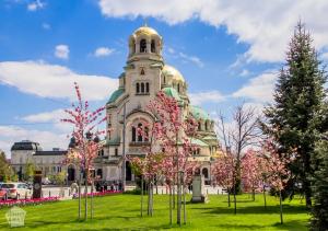 Alexander Nevsky Cathedral | City guide to Sofia | FinnsAway Travel Blog