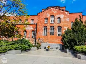 St. Sophia Eastern Orthodox Church | City guide to Sofia | FinnsAway Travel Blog