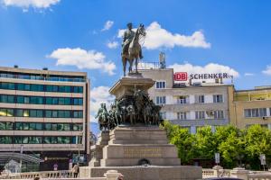 Monument to the Tsar Liberator | City guide to Sofia | FinnsAway Travel Blog