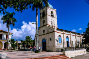 Plaza Mayor and Viñales Church | Hiking in beautiful Viñales, Cuba | FinnsAway Travel Blog