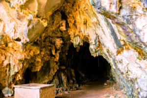 Hiking in beautiful Viñales, Cuba | FinnsAway Travel Blog