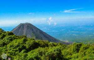 Izalvo volcano | Hiking Santa Ana Volcano in El Salvador | FinnsAway Travel Blog