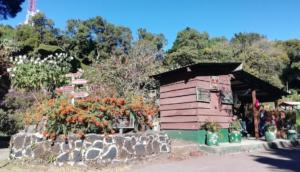 Cerro Verde visitor center | Hiking Santa Ana Volcano in El Salvador | FinnsAway Travel Blog