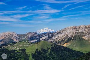 Day hike around Chamechaude, the highest peak of Chartreuse massif in eastern France, close to the city of Grenoble. What to expect and how to plan your hike. | FinnsAway travel blog