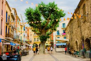 Charming port town of Collioure by the Mediterranean Sea in French Catalonia | FinnsAway Travel Blog