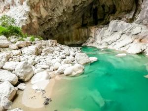 Hiking Imbut and Vidal trails in magnificent Verdon Gorge in Provence, France. | FinnsAway Travel Blog