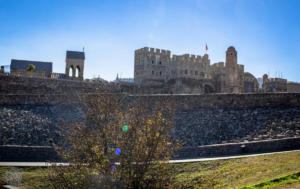 Georgia travel guides: How to visit the gorgeous Akhaltsikhe fortress and what there is to see. Destination guide to Rabati fortress with a picture gallery. | FinnsAway Travel Blog