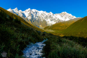 Multi-day trek from Mestia to Ushguli in Svaneti area, Georgia, is breathtaking. Hike 3-4 days in amazing views over snow-topped Caucasus mountain peaks, glaziers and Svan villages. | FinnsAway Travel Blog