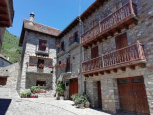 Siresa village | Anso, Hecho and Valles Occidentals Natural Park | FinnsAway Travel Blog 