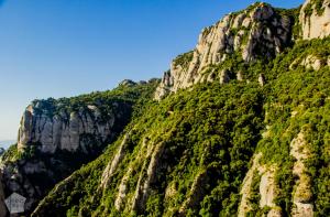Short guide to visiting Montserrat Monastery and Montserrat Nature Park in Catalonia, Spain | FinnsAway Nomad Travels