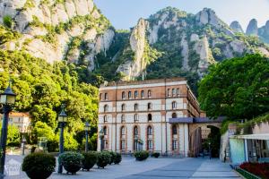 Short guide to visiting Montserrat Monastery and Montserrat Nature Park in Catalonia, Spain | FinnsAway Nomad Travels