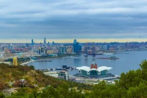 Baku, the capital of Azerbaijan is a glorious mix of old and new in the crossroads of Asia and Europe. Travel guide on what to expect, see and do in Baku. | FinnsAway Travel Blog