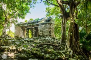 Mexico, Yucatan Peninsula, Riviera Maya: Small Mayan ruins in Playa del Carmen | FinnsAway Travel Blog