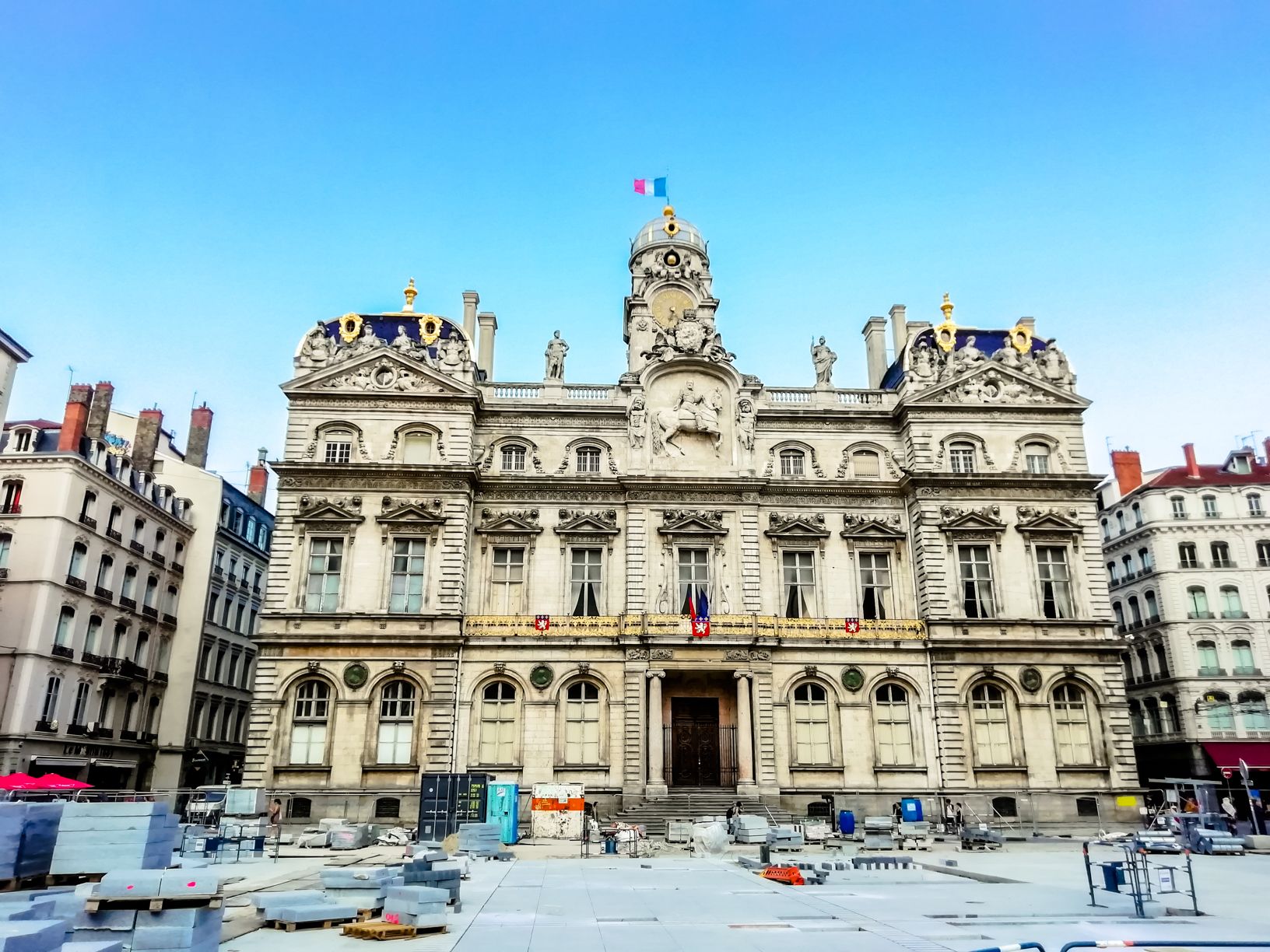 Lyon City Hall | Short travel guide to Lyon, France | FinnsAway Travel Blog
